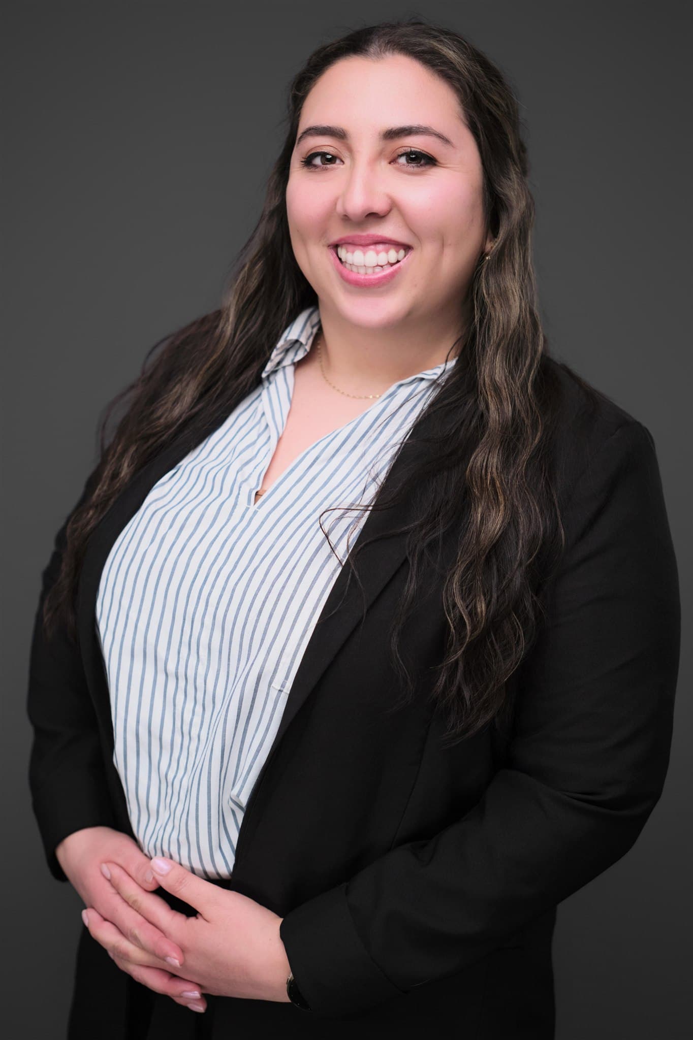 Studio headshot of Alayna Meneses by St. Louis photographer Henry David