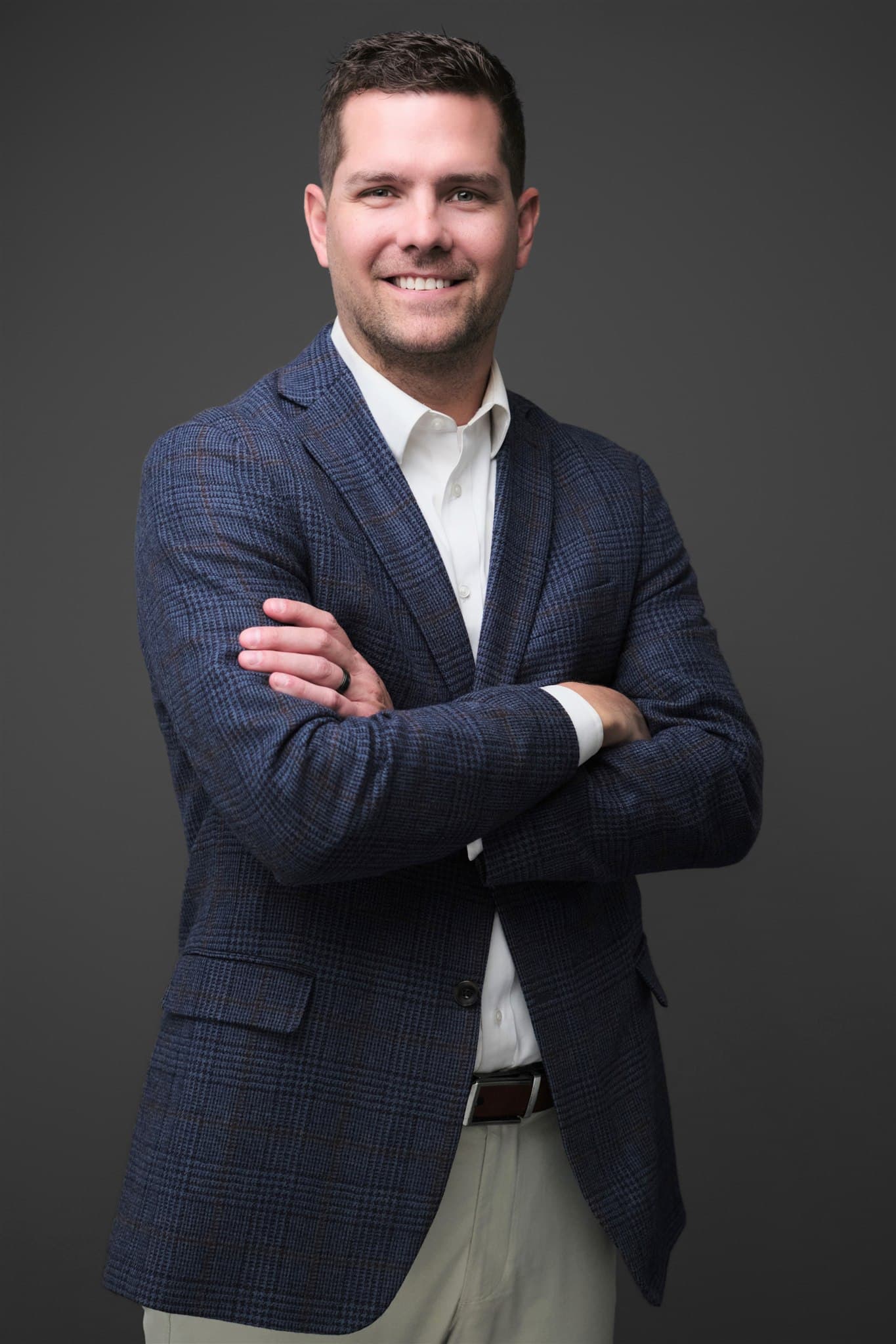 Professional LinkedIn headshot of Taylor Gilmore by Henry David Photography