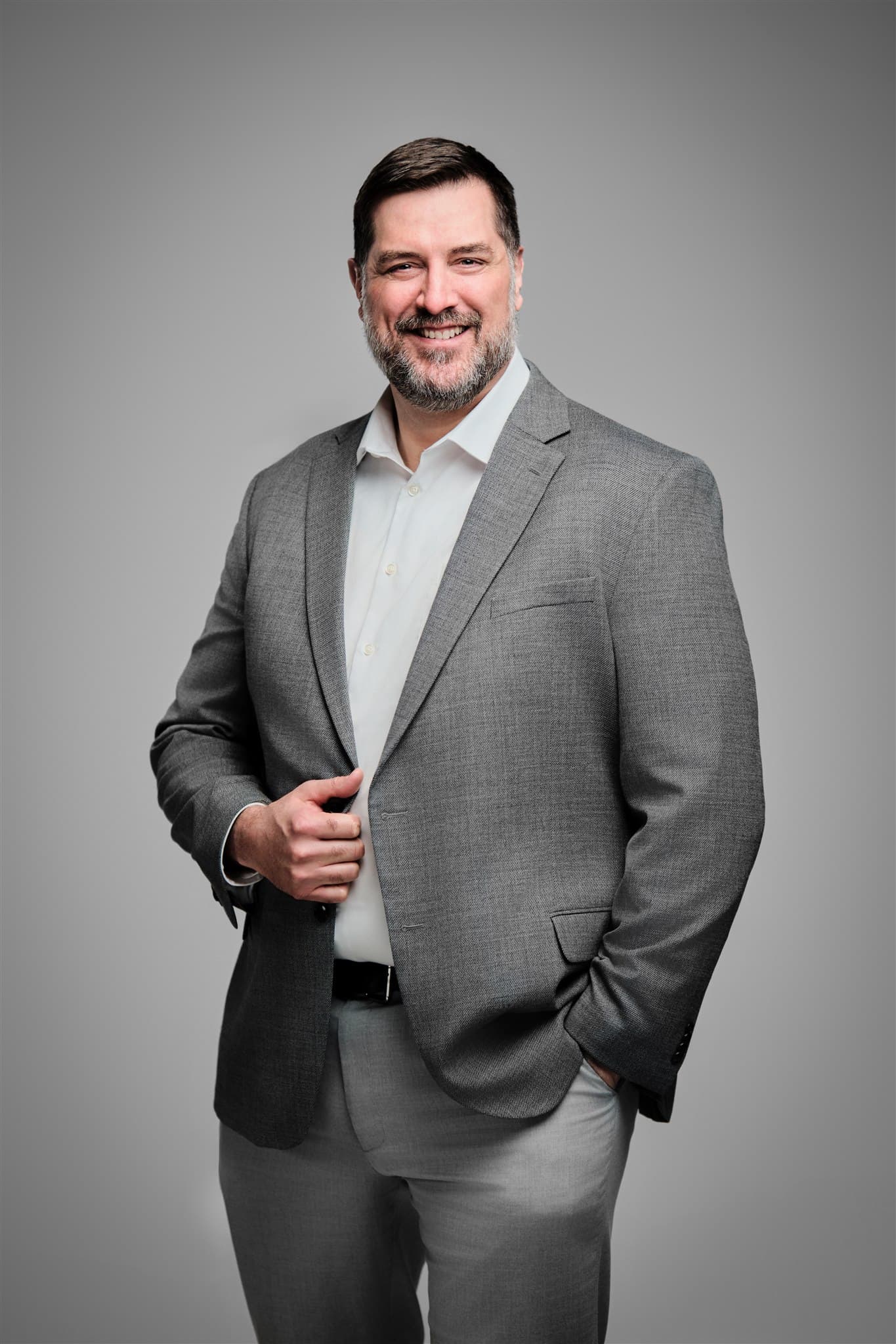 MHS corporate headshot of Ryan Papke in St. Louis by Henry David Photography