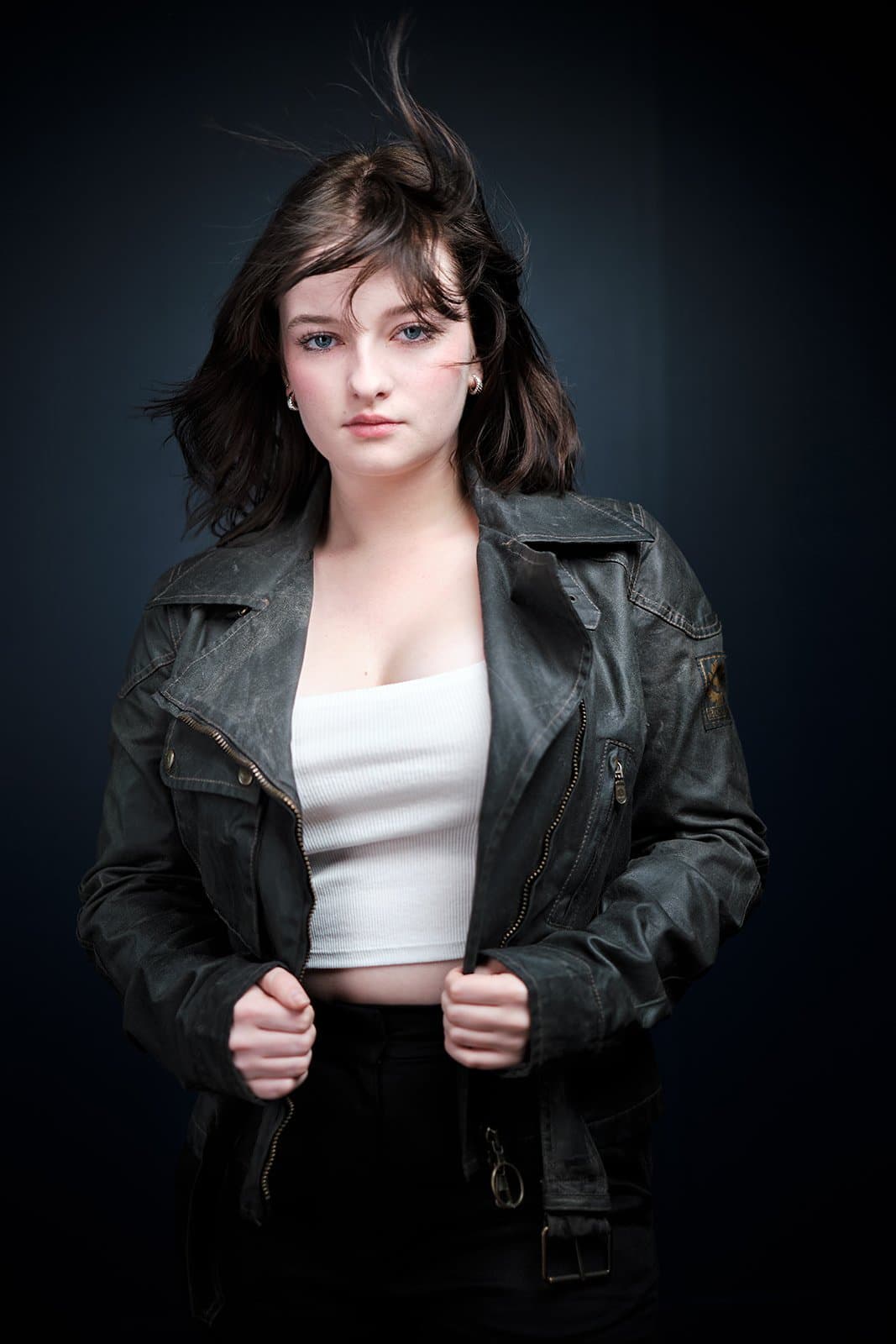 Natural senior portrait with cinematic lighting by Henry David Photography