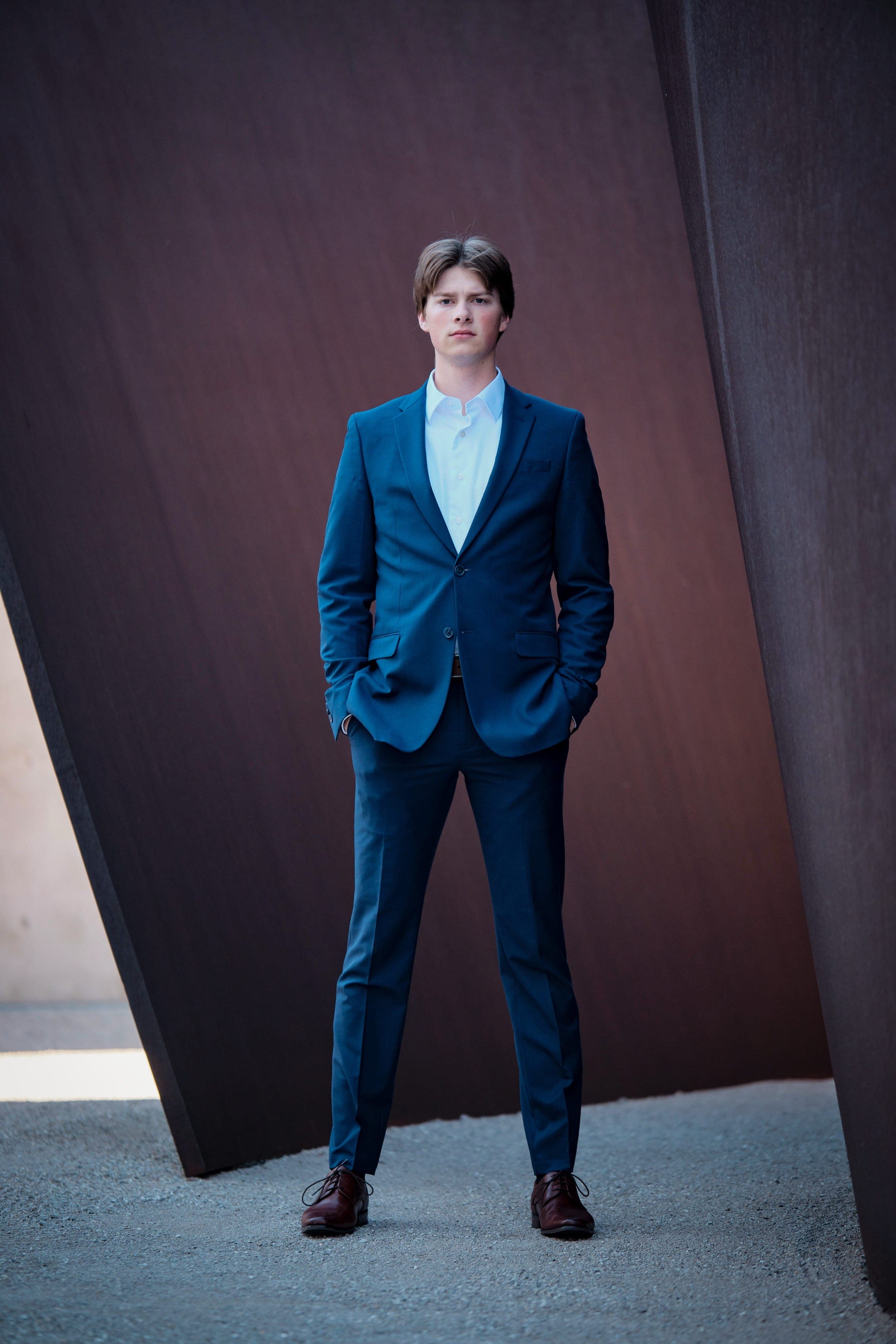 Urban senior portrait in downtown St. Louis by Henry David Photography