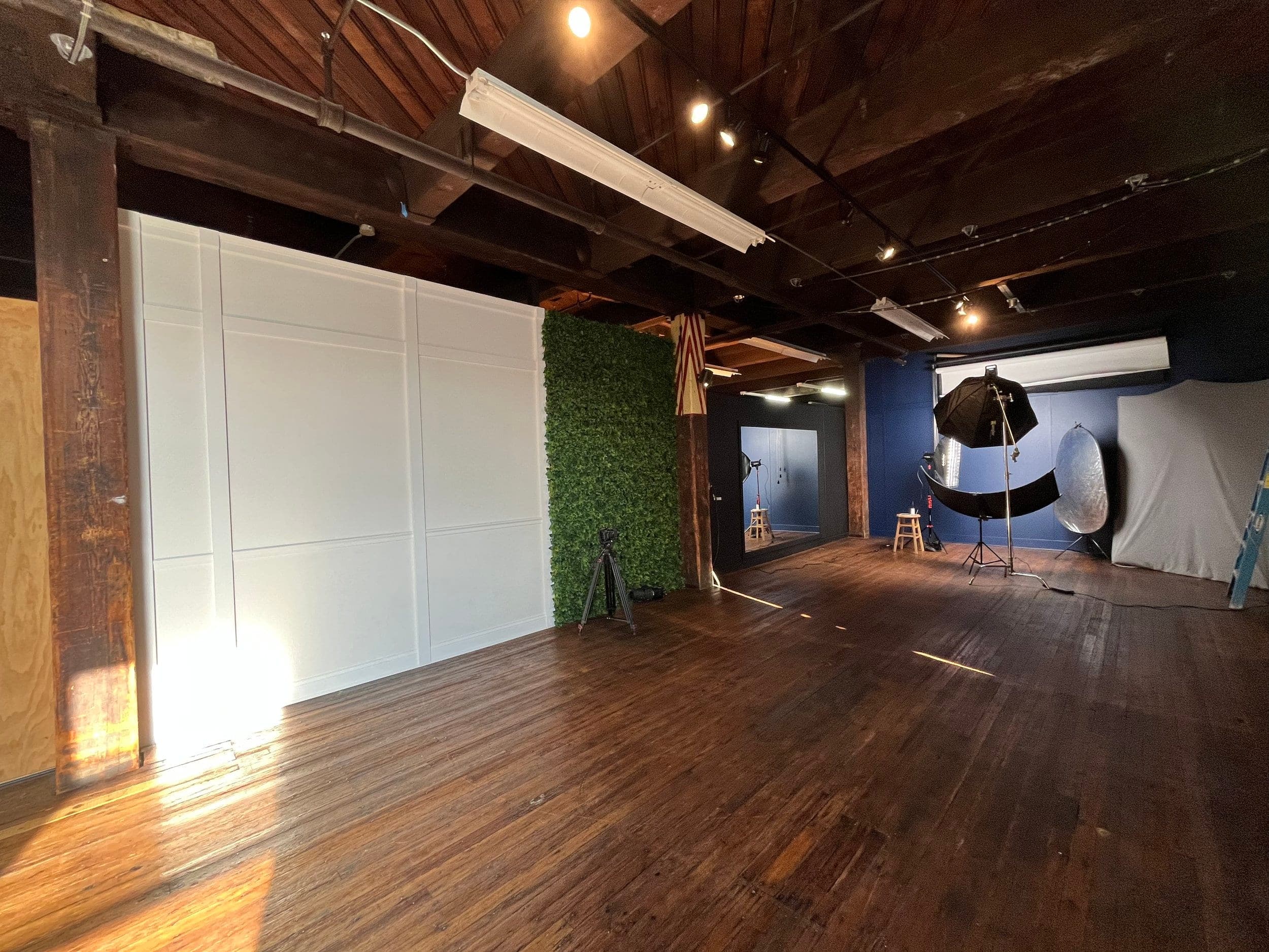 Professional headshot studio with multiple backdrop options by Henry David Photography in St. Louis