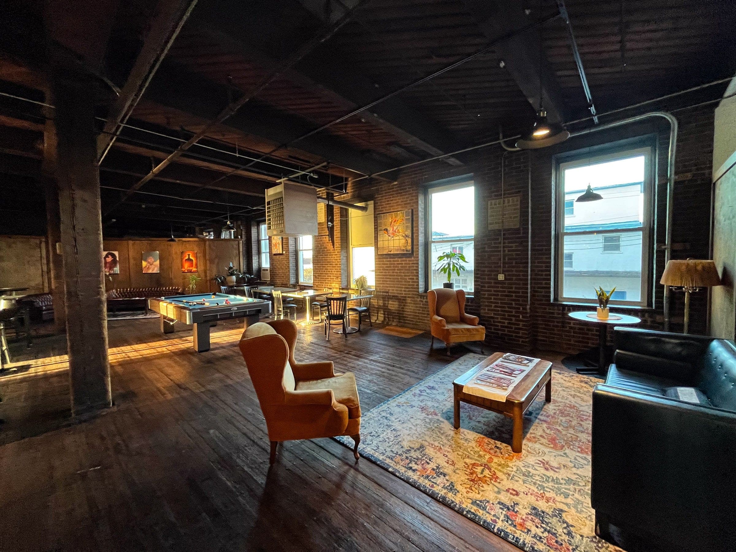 Henry David Photography studio client experience area in St. Louis