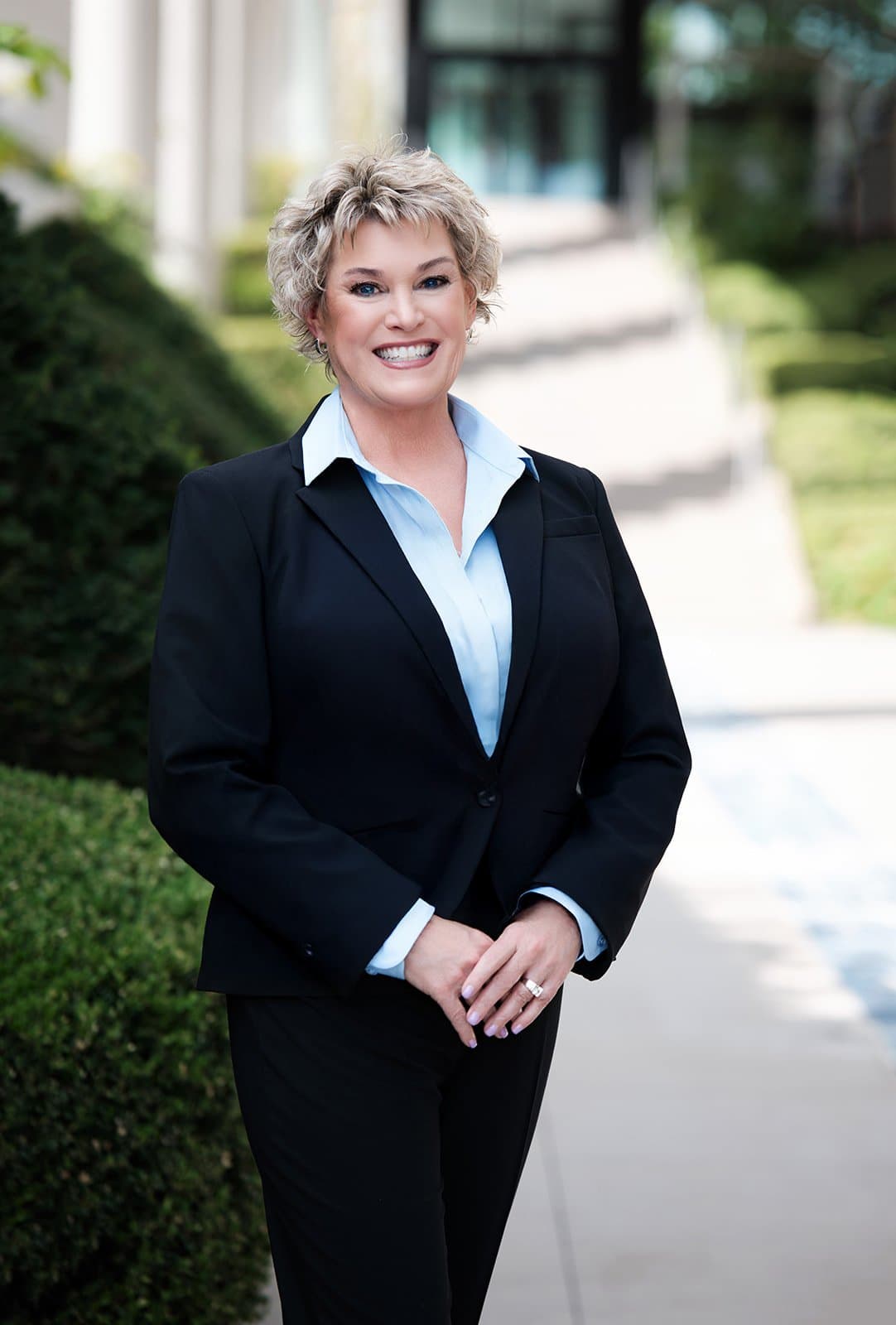 Merrill Lynch Kansas City wealth management team member professional headshot by Henry David Photography